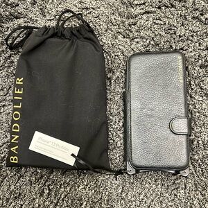 Hailey Folio Pebble Leather Crossbody Bandolier